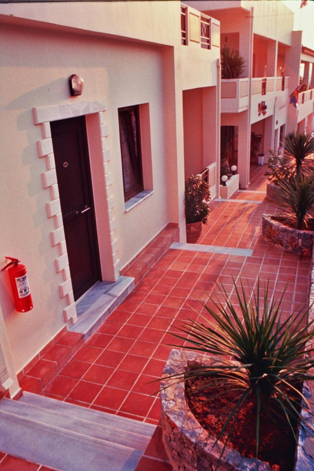 Mythos- Platanias- Hotel -Apts Platanés Dış mekan fotoğraf